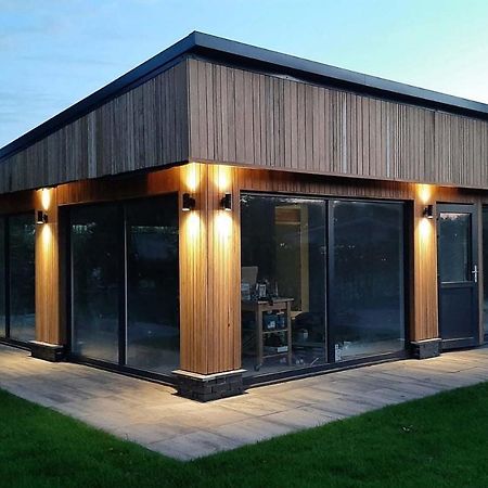 Luxe Recreatie Bungalow No 10 Scherpenisse Exterior photo